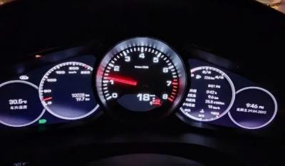汽车速度表是平均速度还是瞬时速度 是瞬时速度（当前车辆速度）